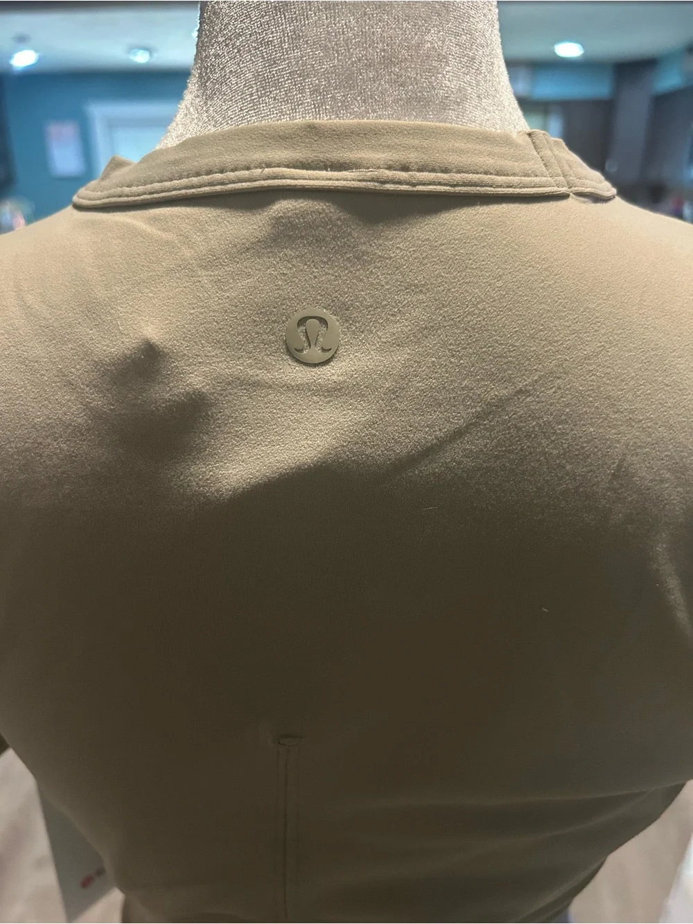 NWT lululemon Cropped Nulu Twist Crop Top in Raw Linen-Size 6